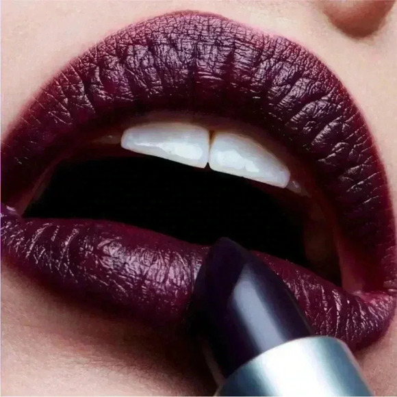 MAC Cosmetics Satin Lipstick in Cyber (805) NIB - Picture 4 of 7